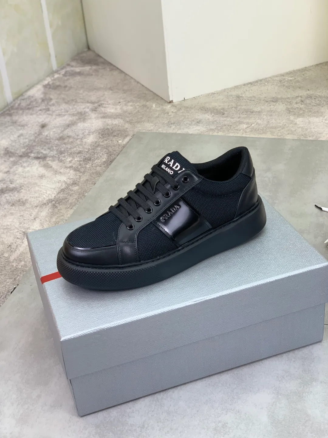 Men's men's shoes 💰P542💰 [New style] popular models are on the official website, 🆘 The trendy brand (Prada) mainly promotes popular models, avant-garde and versatile fashionable men's shoes private version mold opening, cowhide surface splicing 1:1.. Fashionable and simple, original imported cowhide lining cowhide feet; the atmosphere and personality are more fashionable, eye-catching and pursuing class. It will subvert the old idea and be a must-have for fashionistas with you! Must keep it! Tall and comfortable, large and low, high-end quality workmanship. Size: 38-44 4️⃣colors available.
